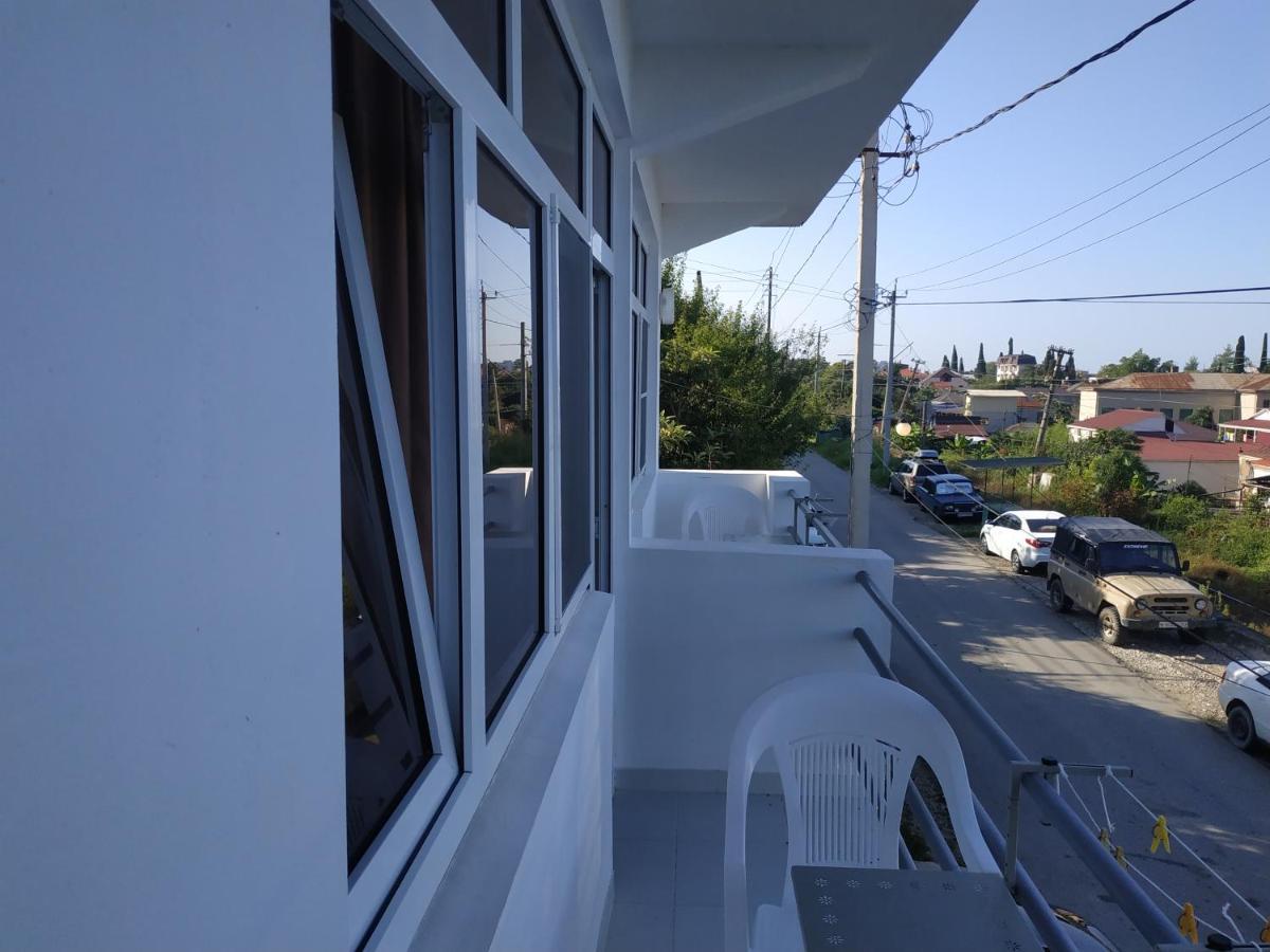 Guest House U Antoniny Gagra Exteriör bild